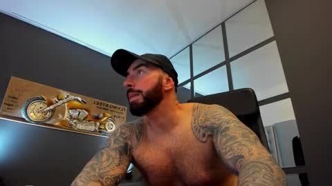 Snapshot of arongrant chatting on January 29, 12:13 pm AronGrant online show from January 29, 12:13 pm