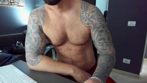 Snapshot of arongrant chatting on January 31, 11:46 am AronGrant online show from January 31, 11:46 am