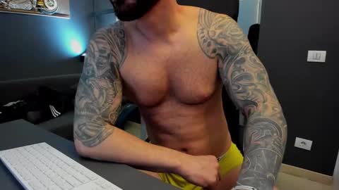 Snapshot of arongrant chatting on February 8, 12:06 pm AronGrant online show from February 8, 12:06 pm