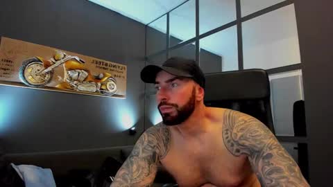 Snapshot of arongrant chatting on March 9, 12:31 pm AronGrant online show from March 9, 12:31 pm
