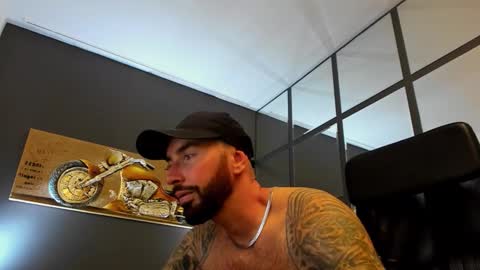 Snapshot of arongrant chatting on September 12, 8:58 am AronGrant online show from September 12, 8:58 am