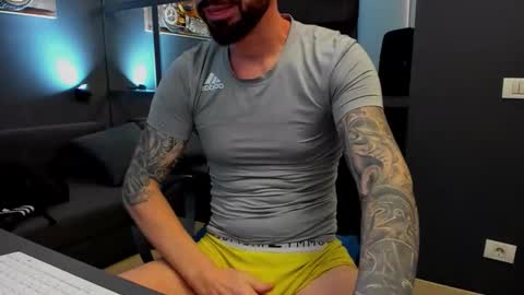 AronGrant online show from February 6, 9:45 am