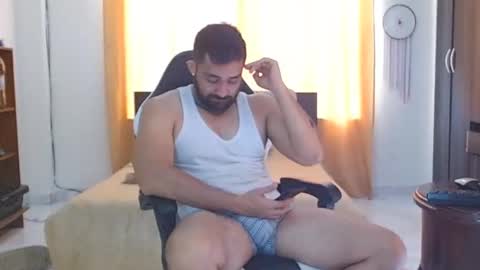 Snapshot of aronmiller404 chatting on December 21, 1:53 pm aronmiller online show from December 21, 1:53 pm