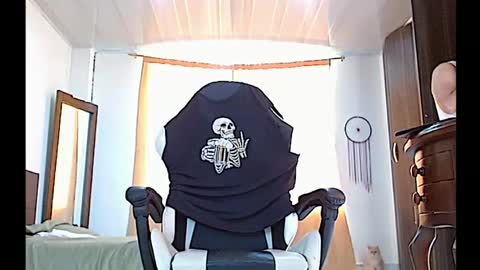 Snapshot of aronmiller404 chatting on March 9, 1:37 pm aronmiller online show from March 9, 1:37 pm