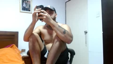 Snapshot of aronmiller404 chatting on September 14, 2:27 pm aronmiller online show from September 14, 2:27 pm