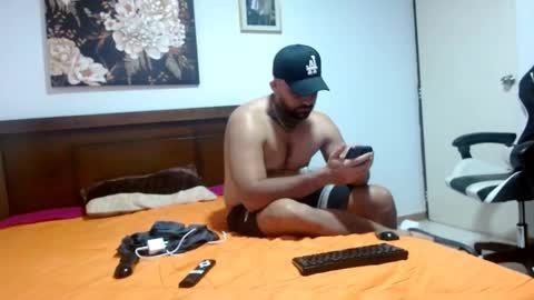 Snapshot of aronmiller404 chatting on September 21, 5:36 pm aronmiller online show from September 21, 5:36 pm