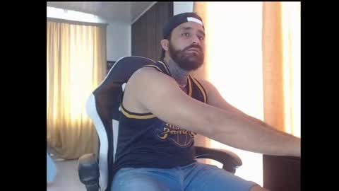 aronmiller online show from November 6, 5:25 pm