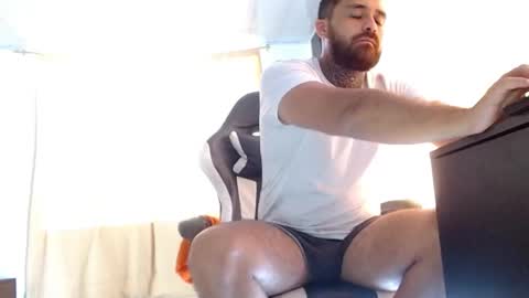 aronmiller online show from March 17, 6:22 pm