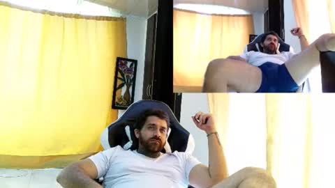 Snapshot of aronmiller404 chatting on May 12, 8:50 pm aronmiller online show from May 12, 8:50 pm