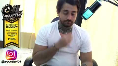 Snapshot of aronmiller404 chatting on June 21, 2:41 pm aronmiller online show from June 21, 2:41 pm