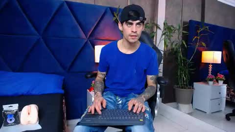 aronmuller_ online show from September 11, 5:07 am