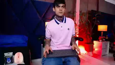 aronmuller_ online show from September 13, 5:07 am