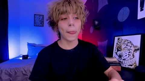 Aaron  online show from June 1, 12:51 pm