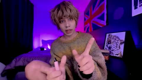 Aaron  online show from June 5, 11:49 am