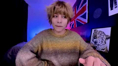 Aaron  online show from June 10, 5:07 am