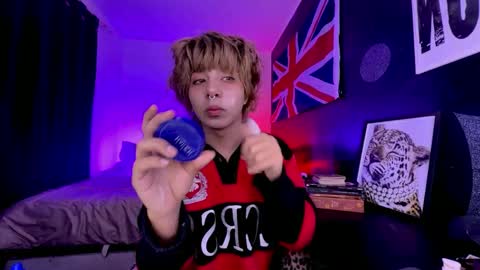 Aaron  online show from June 11, 1:20 pm