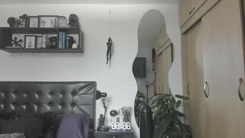 ARON  Independent model  online show from October 7, 4:48 pm