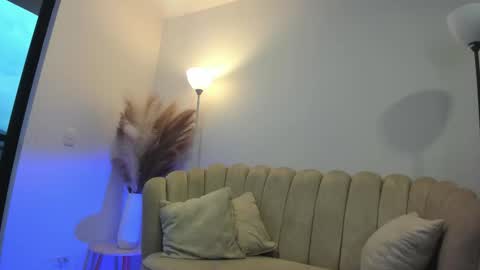   online show from November 3, 10:32 pm