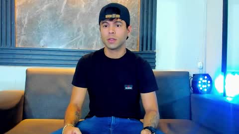 Aroon   online show from December 14, 7:40 pm