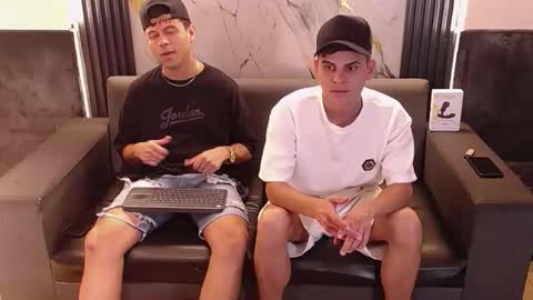 Aroon   online show from March 29, 4:23 am