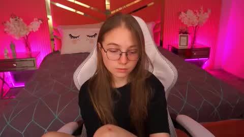 arrinawair online show from October 3, 7:49 am