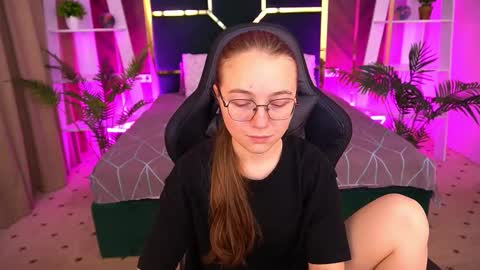 arrinawair online show from November 5, 8:58 am