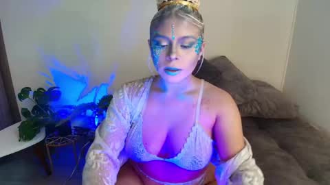 Snapshot of art_fer chatting on December 28, 7:01 pm Fernanda online show from December 28, 7:01 pm