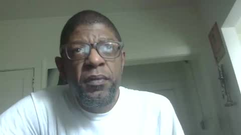 Snapshot of arteblazze chatting on November 11, 3:12 pm Arteblazze not daddy boy bitch or nigga online show from November 11, 3:12 pm