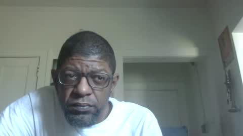 Snapshot of arteblazze chatting on November 13, 5:01 pm Arteblazze not daddy boy bitch or nigga online show from November 13, 5:01 pm