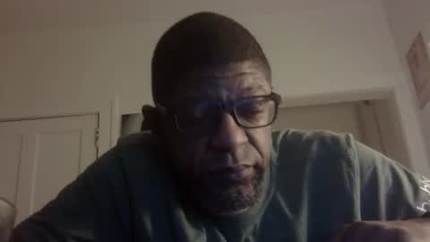 Snapshot of arteblazze chatting on December 1, 10:15 pm Arteblazze not daddy boy bitch or nigga online show from December 1, 10:15 pm