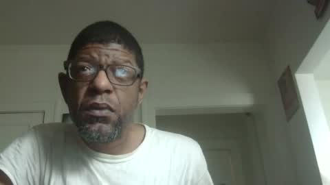 Snapshot of arteblazze chatting on December 20, 4:03 pm Arteblazze not daddy boy bitch or nigga online show from December 20, 4:03 pm