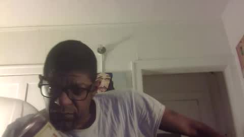 Snapshot of arteblazze chatting on January 7, 1:52 am Arteblazze not daddy boy bitch or nigga online show from January 7, 1:52 am