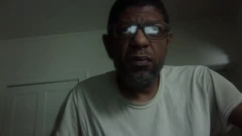 Snapshot of arteblazze chatting on January 16, 2:10 pm Arteblazze not daddy boy bitch or nigga online show from January 16, 2:10 pm