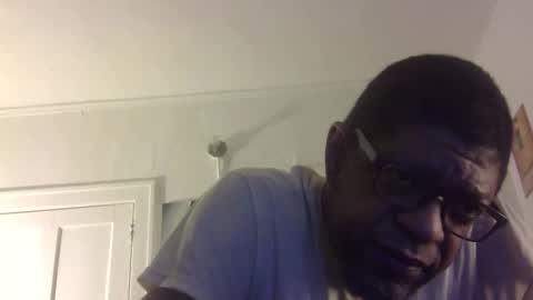 Snapshot of arteblazze chatting on January 19, 2:59 am Arteblazze not daddy boy bitch or nigga online show from January 19, 2:59 am