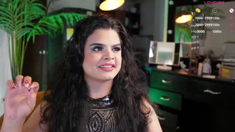 Chloe  online show from December 12, 6:10 pm