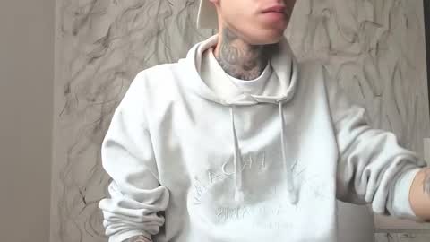   online show from October 11, 3:32 pm