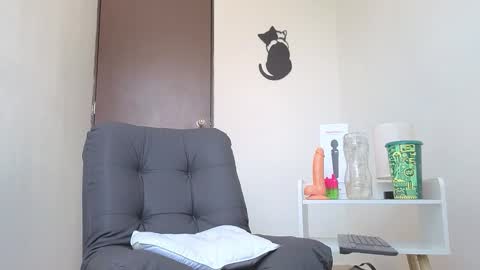   online show from October 24, 2:35 pm