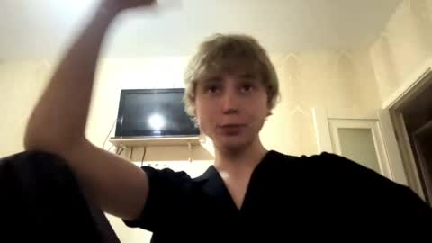 Snapshot of artem228play chatting on June 2, 2:13 am artem228play online show from June 2, 2:13 am