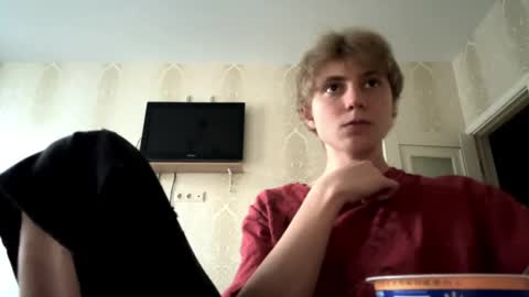 Snapshot of artem228play chatting on June 3, 1:52 am artem228play online show from June 3, 1:52 am