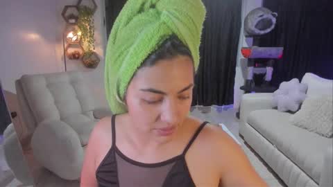 Snapshot of artemis_020 chatting on March 17, 2:49 am FENIX online show from March 17, 2:49 am