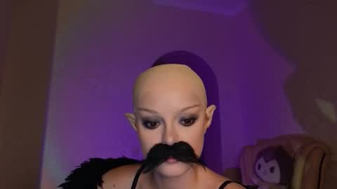 SEE U THURSDAY  online show from October 31, 9:38 pm