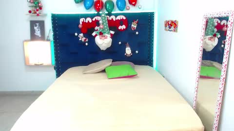 Snapshot of artemiza_love_ chatting on December 29, 6:49 pm artemiza online show from December 29, 6:49 pm