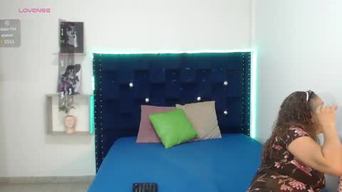 Snapshot of artemiza_love_ chatting on January 24, 12:10 pm artemiza online show from January 24, 12:10 pm