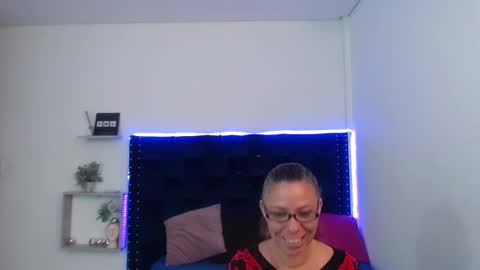 Snapshot of artemiza_love_ chatting on February 3, 12:14 pm artemiza online show from February 3, 12:14 pm