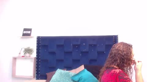 Snapshot of artemiza_love_ chatting on February 17, 12:05 pm artemiza online show from February 17, 12:05 pm