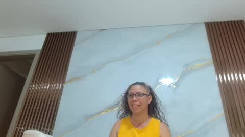 Snapshot of artemiza_love_ chatting on September 19, 12:17 pm artemiza online show from September 19, 12:17 pm