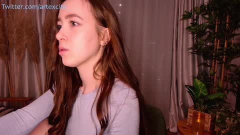 Snapshot of artexcite_ chatting on January 27, 11:43 pm Lina online show from January 27, 11:43 pm