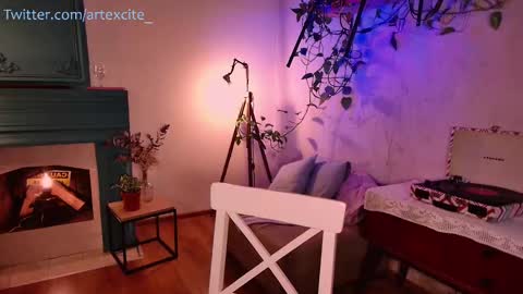 Snapshot of artexcite_ chatting on February 25, 10:04 am Lina online show from February 25, 10:04 am