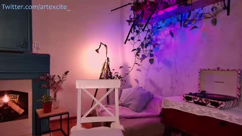 Snapshot of artexcite_ chatting on February 27, 7:23 am Lina online show from February 27, 7:23 am