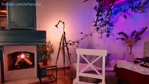 Snapshot of artexcite_ chatting on March 9, 8:51 am Lina online show from March 9, 8:51 am